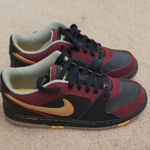 Nike Prestige II Boys NEVER WORN Sneakers